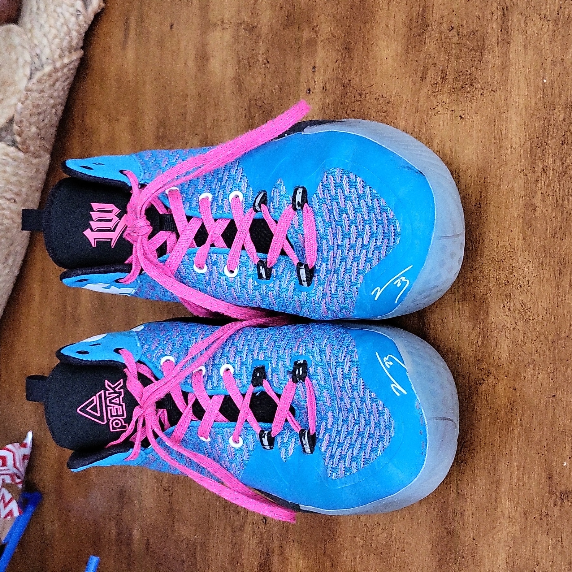 Peak Shoes
